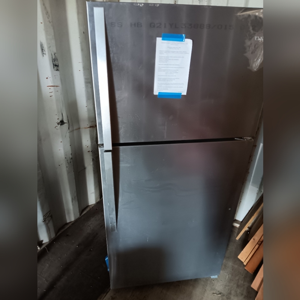 Whirlpool stainless steel refrigerator 18.2 cubic feet